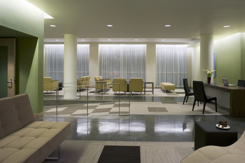 HotelVetro Iowa City, Tapestry Collection by Hilton 32/33