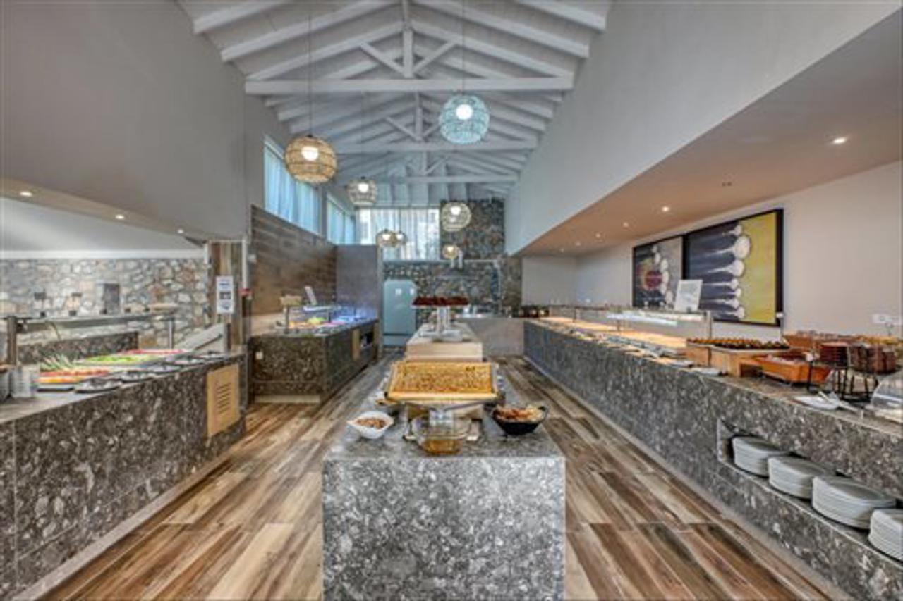 Kassandra Bay Resort, Suites and Spa 18/33