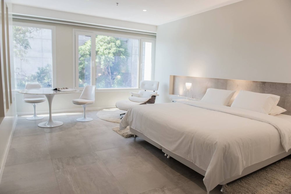 GOLD, DELUXE, DOUBLE OR TWIN BED