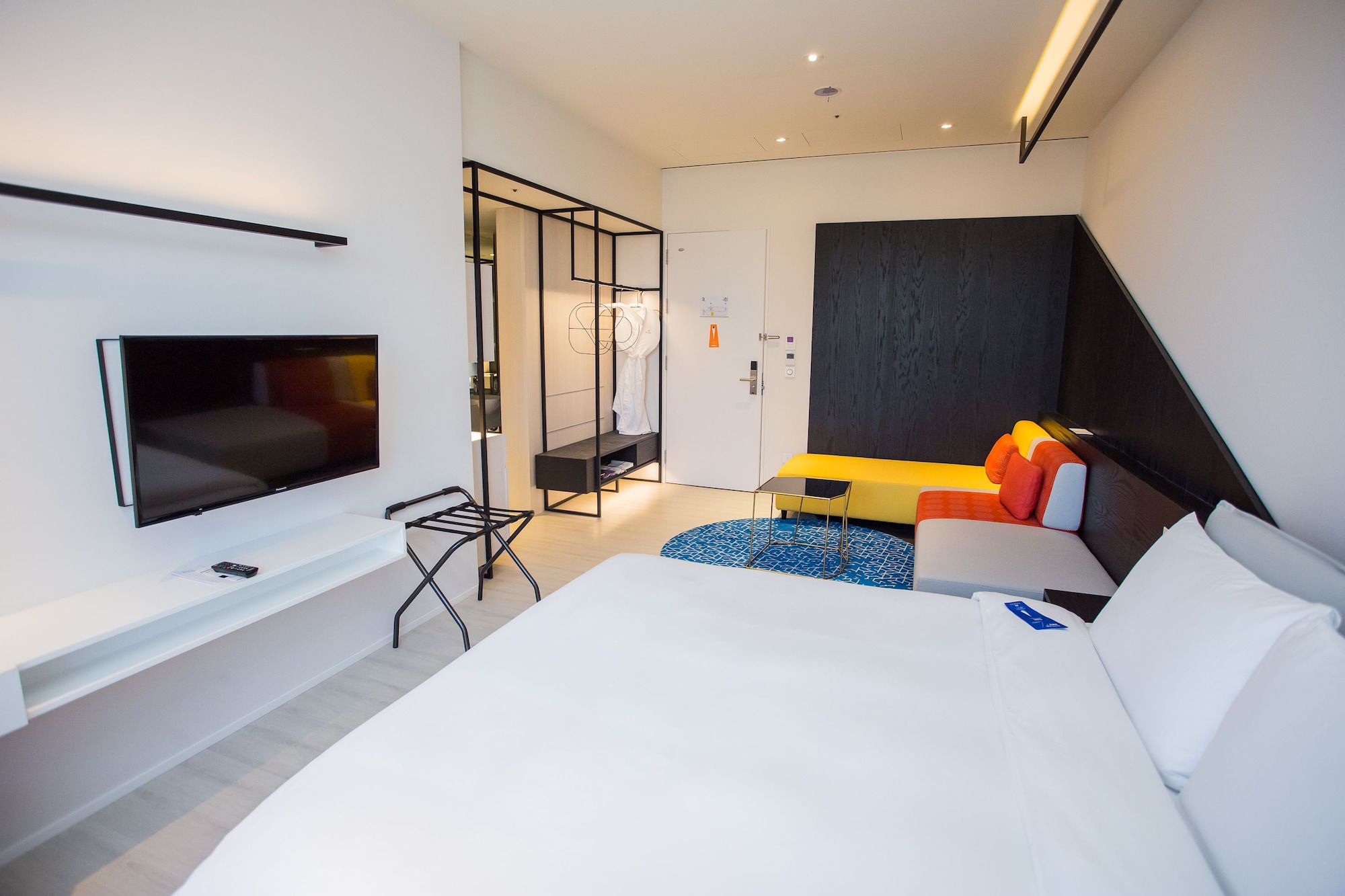 DELUXE, SUITE, QUEEN BED