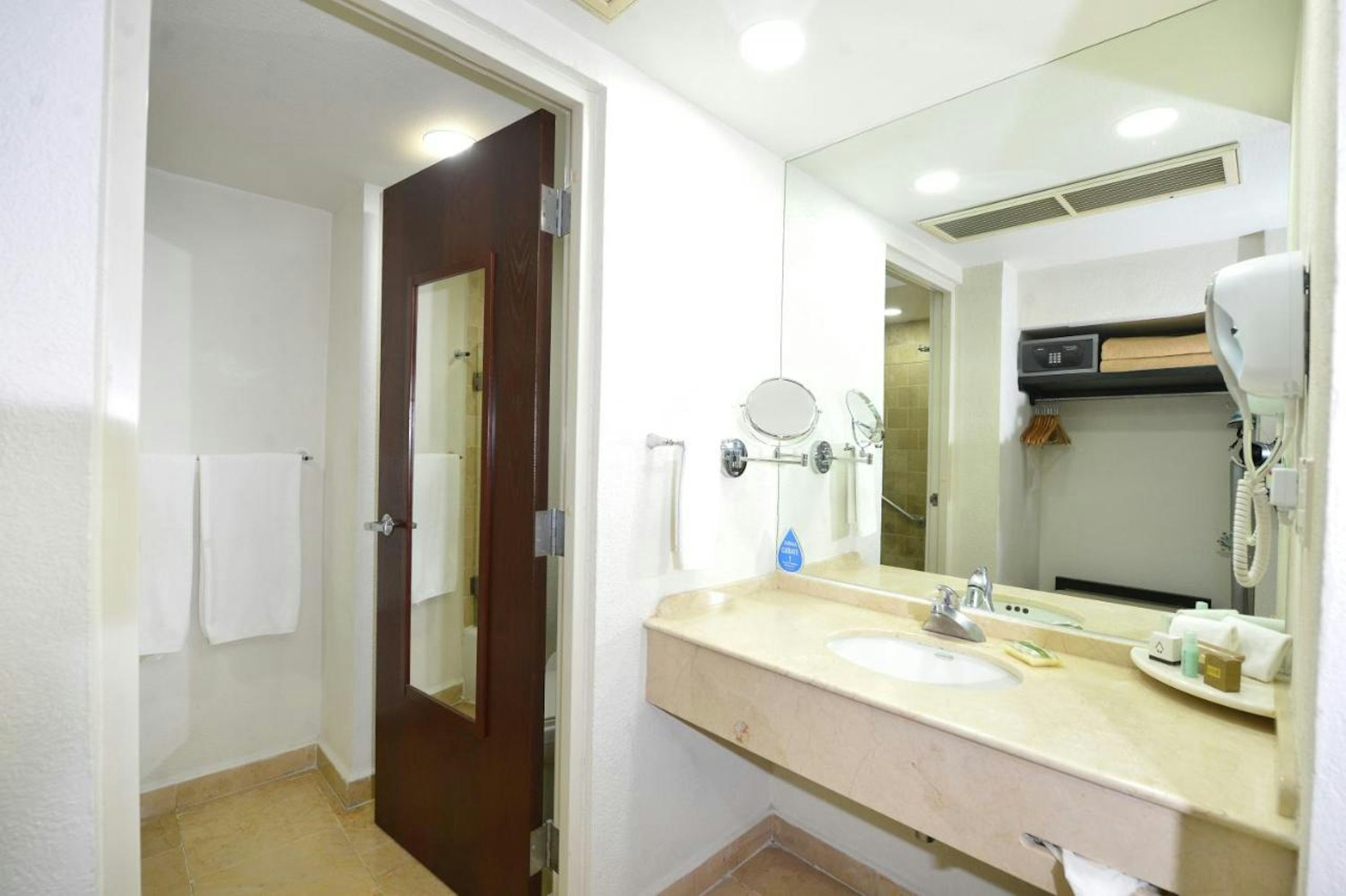 HB Hoteles Xalapa 44/45