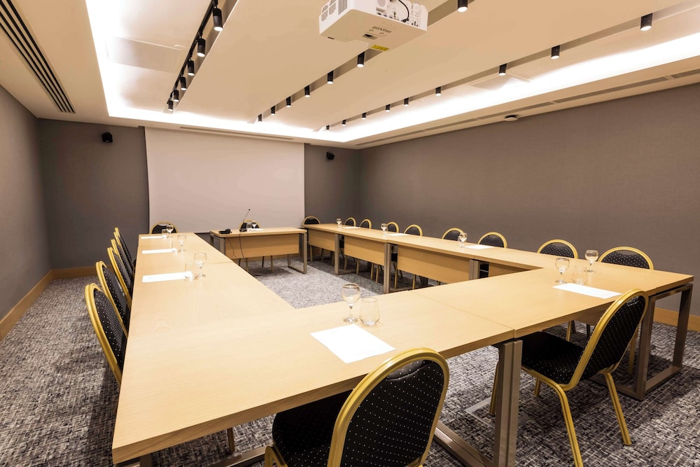 Radisson Hotel Istanbul Harbiye 44/49