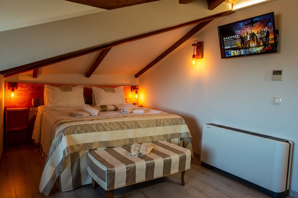 Hotel Rodovoli 13/50