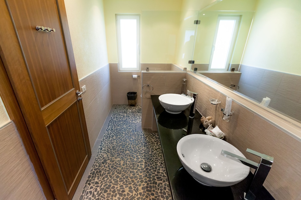 Little Sunshine Boutique Beach Resort & Spa 23/46