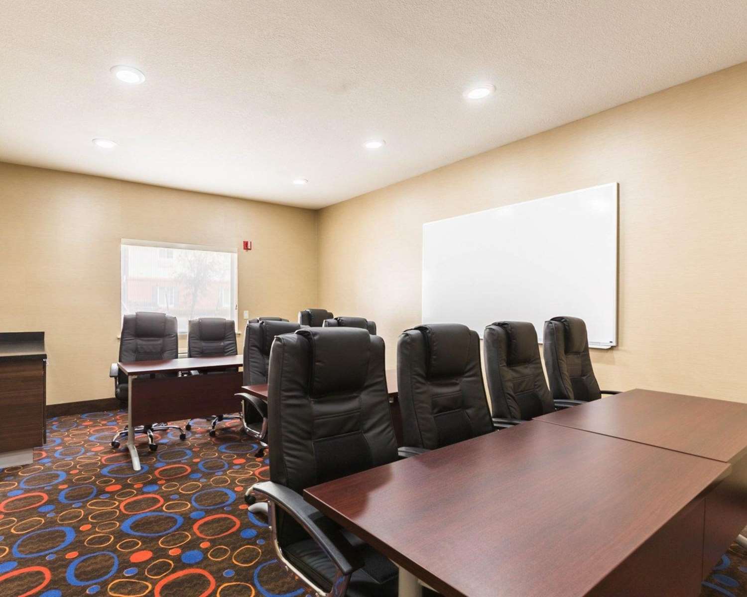 Econo Lodge Inn and Suites East Houston I-10 30/33