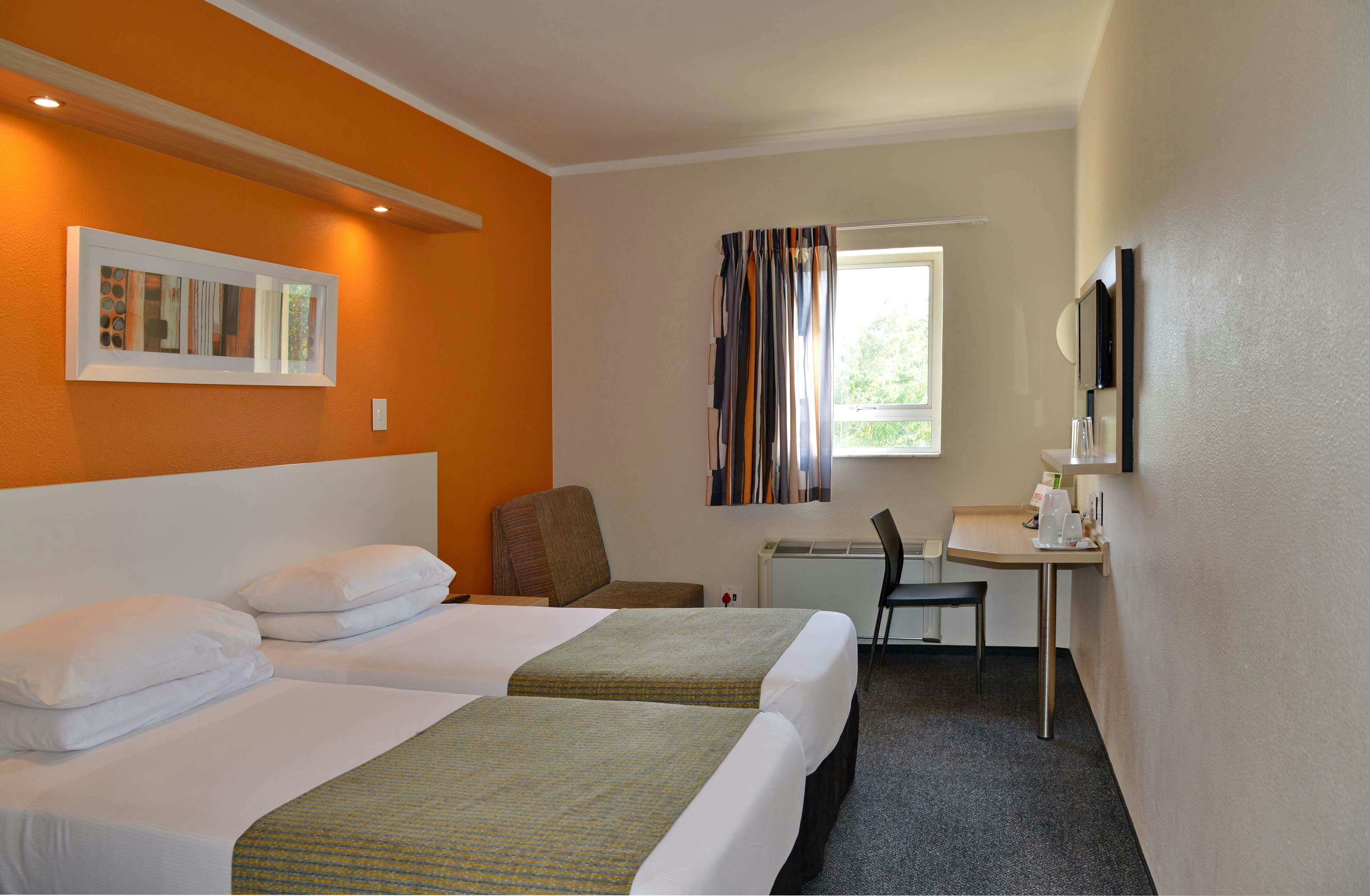 Road Lodge Rustenburg 2/10