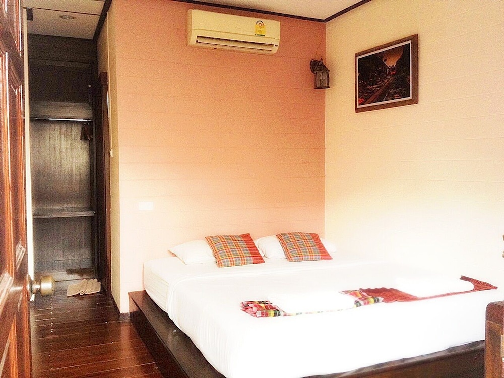 Thanicha Resort Amphawa 11/72