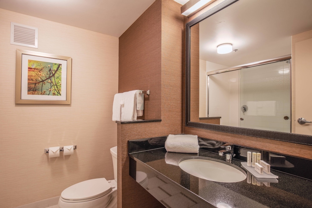 FAIRFIELD INN & SUITES CHICAGO DOWNTOWN/RIVER NORTH 6/47