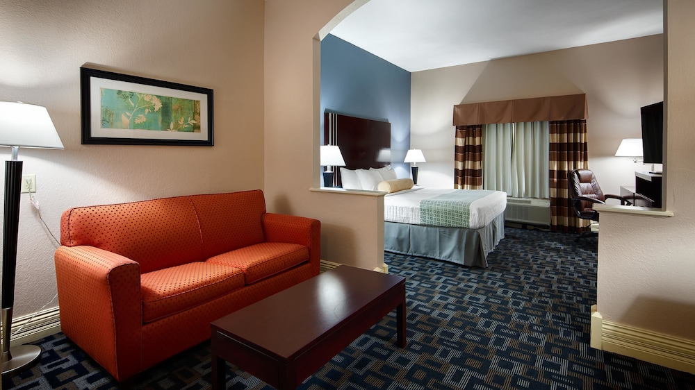 Best Western Plus Kalamazoo Suites 18/25