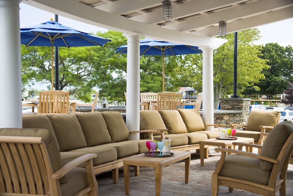 Hyannis Harbor Hotel 24/33