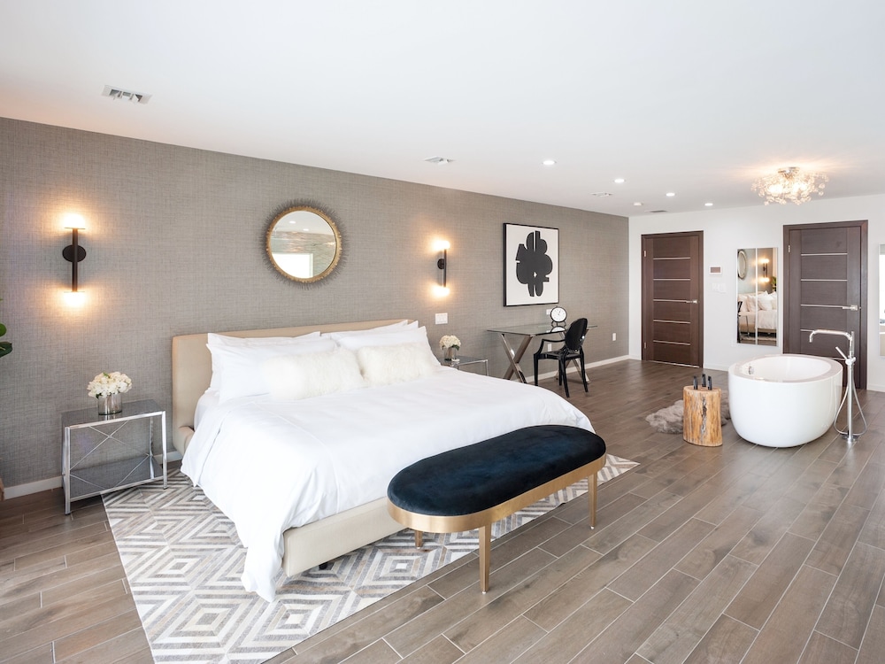 Black Urchin Boutique Resort 28/65