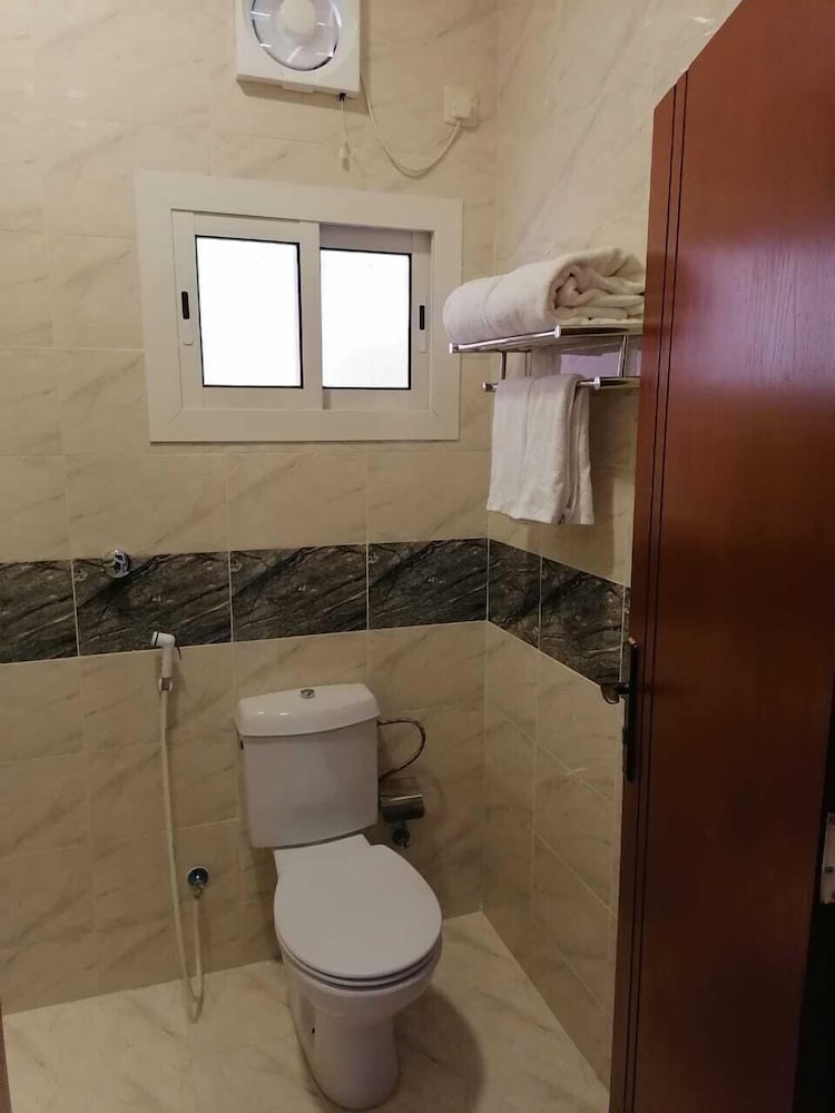 ايوان الاندلسية(Iwan AlAndalusia hotel suites Alrehab) 28/30