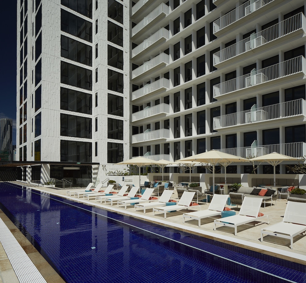 The Johnson Brisbane - Art Series 4/77