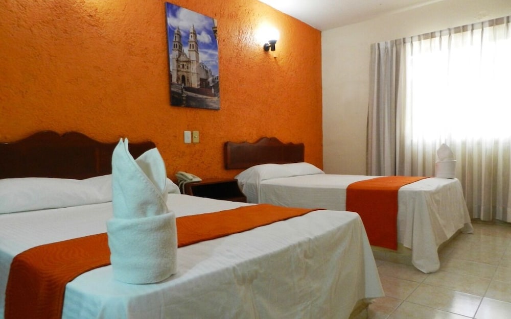 Uxulkah Hotel 13/60