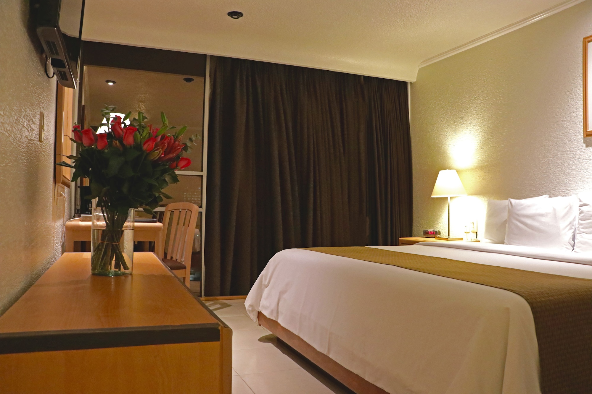 STANDARD, KING BED