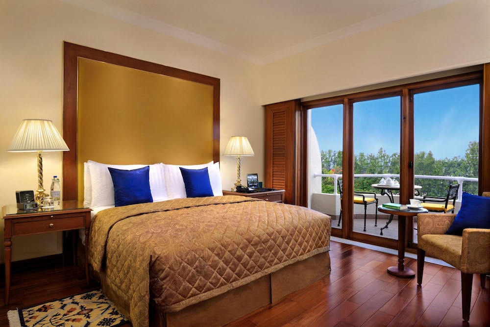 Luxury Room (1 Queen Bed) - Package Rate
