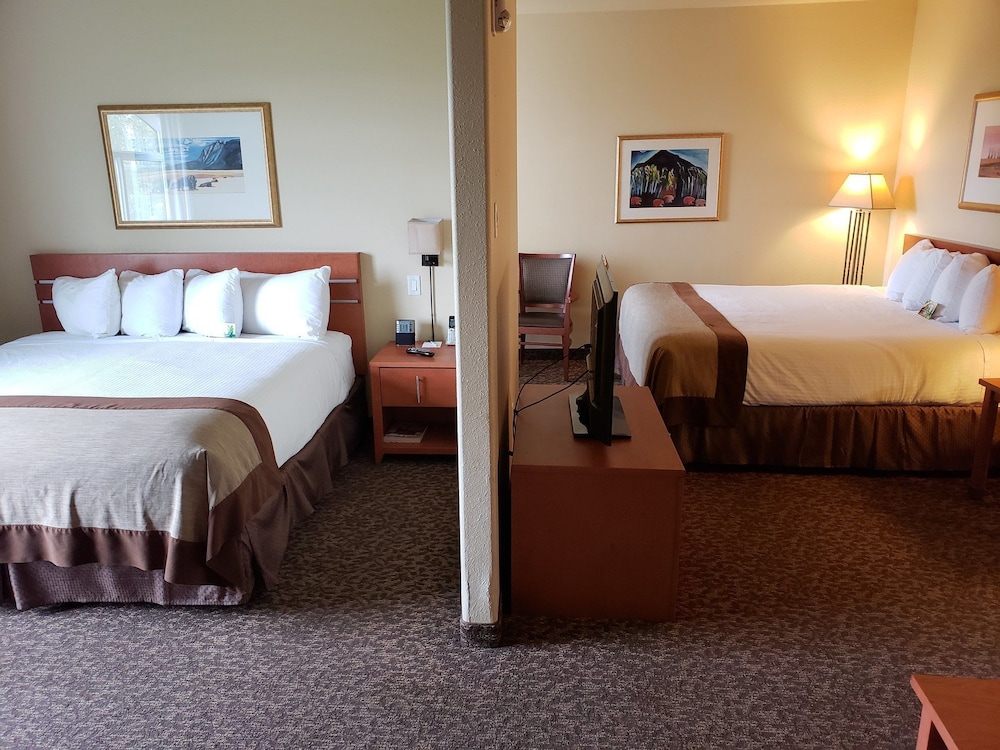 Wingate by Wyndham Edmonton West 7/31