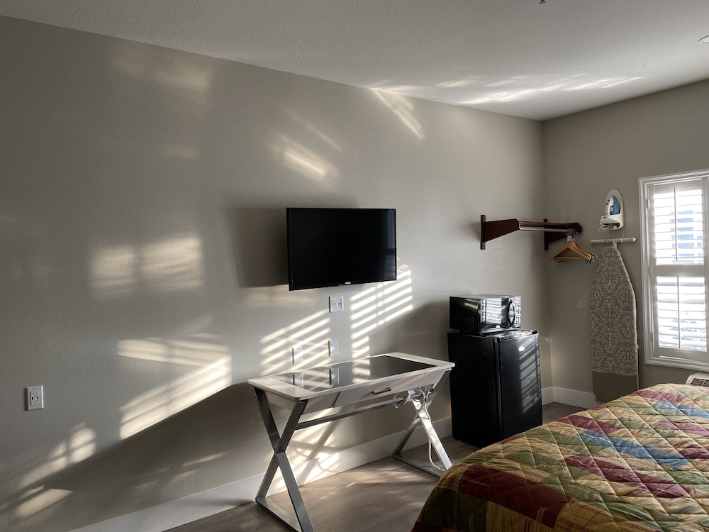 Guesthouse Inn Suites 46/63