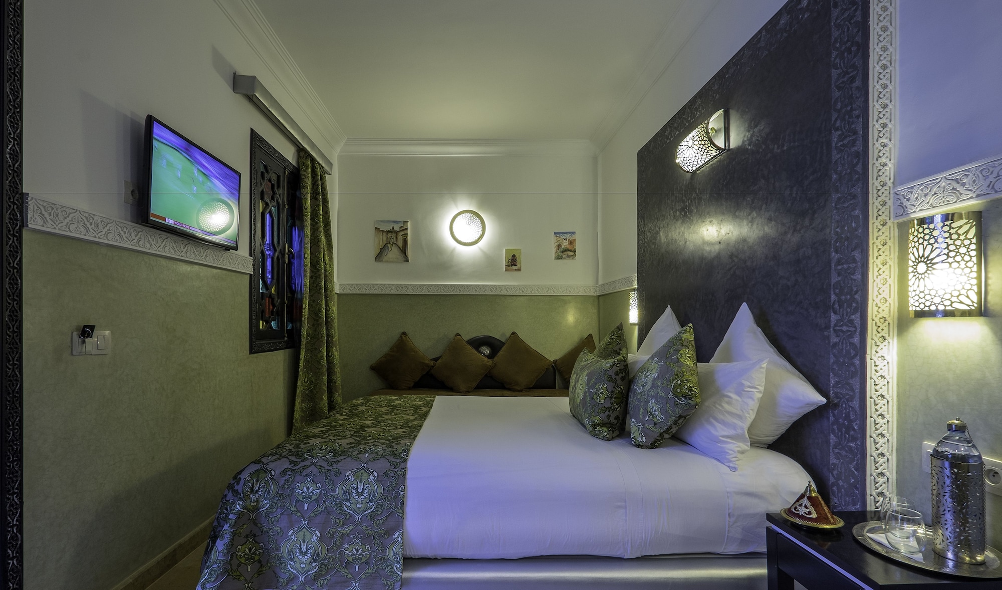 SUPERIOR, DOUBLE OR TWIN BED