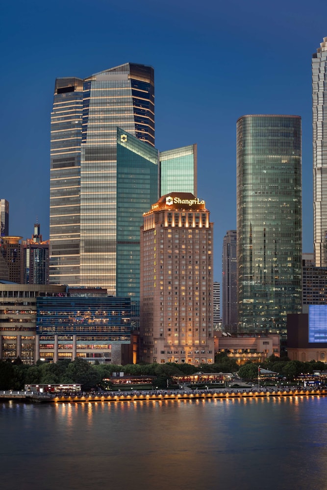 Pudong Shangri La 75/77