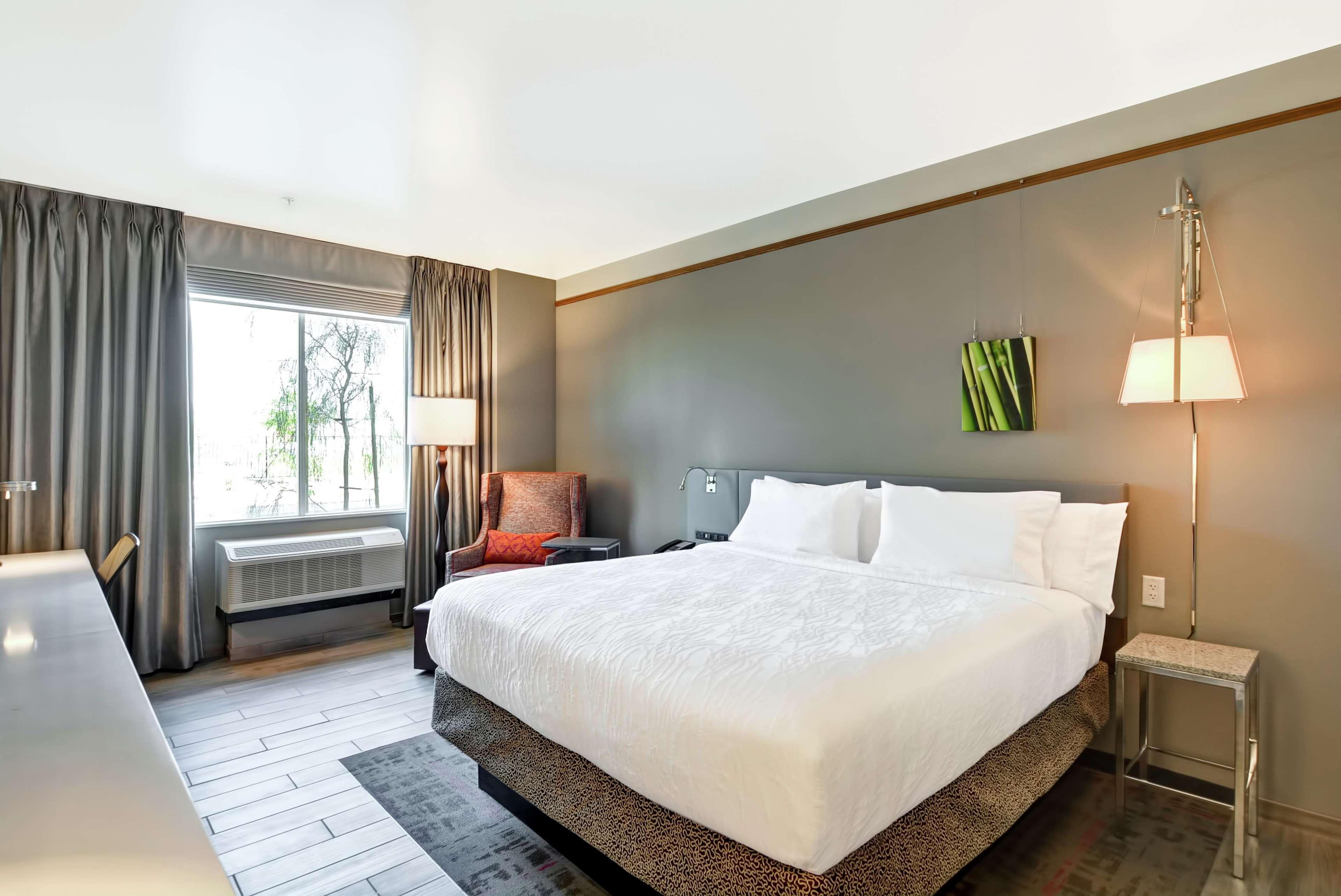PREMIUM, KING BED