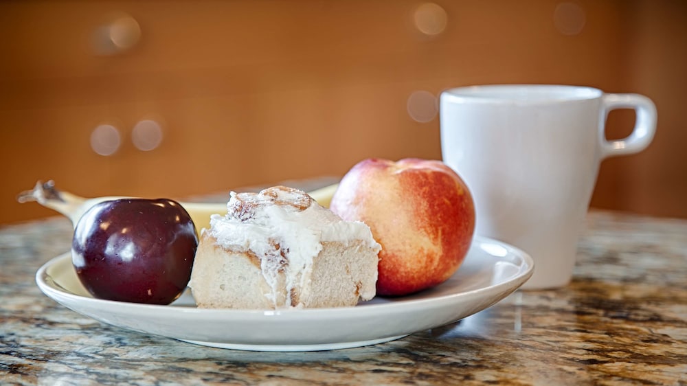 Surestay Plus Hotel By Best Western Salmon Arm 18/32