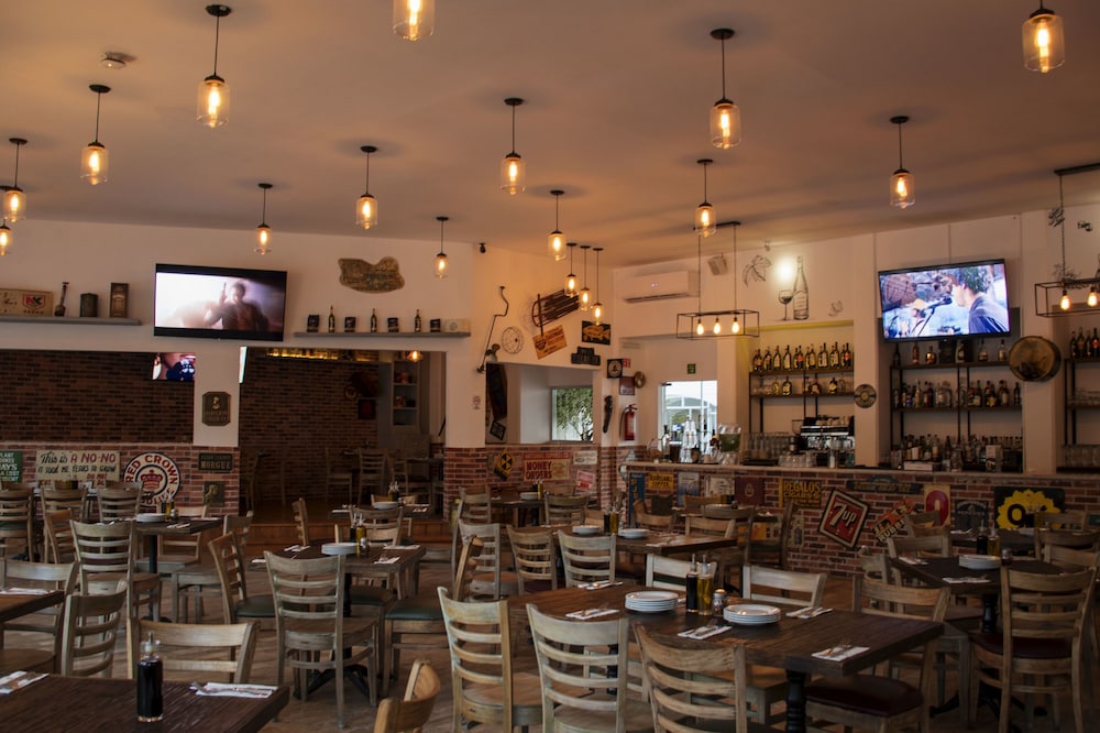 restaurant cafeteria