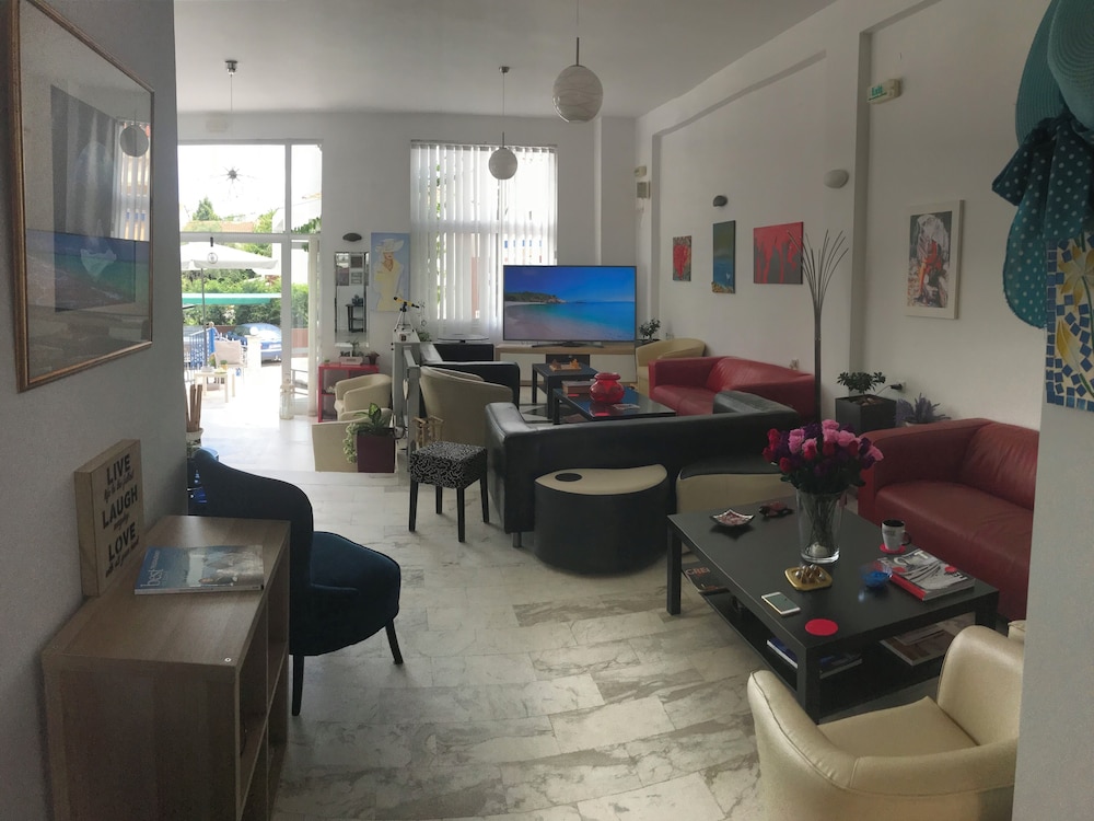 Victor-Eleni Hotel 72/94