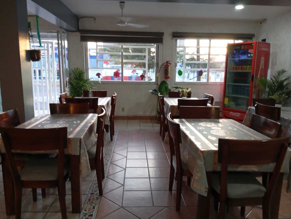 Hotel Esperanza 24/25