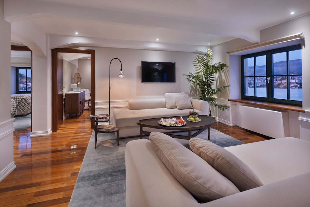 Brown Beach House Design Hotel 56/75
