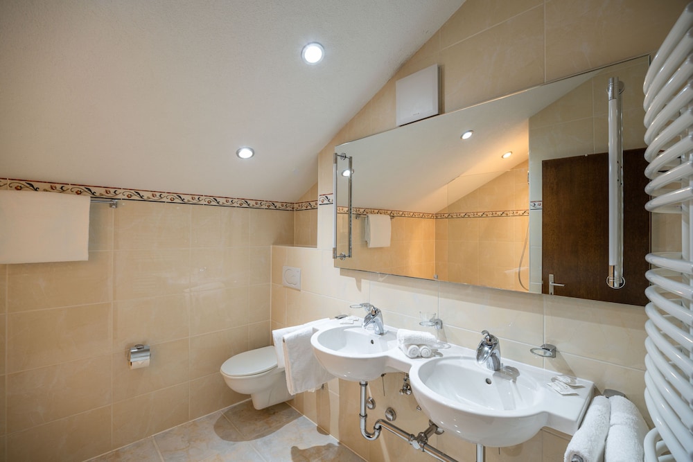Grichting Hotel & Serviced Apartments 64/65