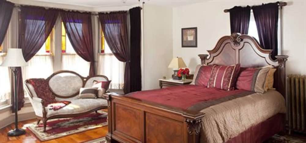 Brickhouse Inn 25/51