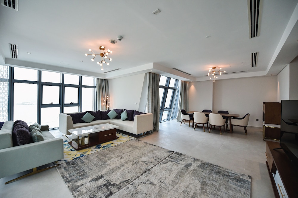 Waterfront Hotel Apartment 40/54