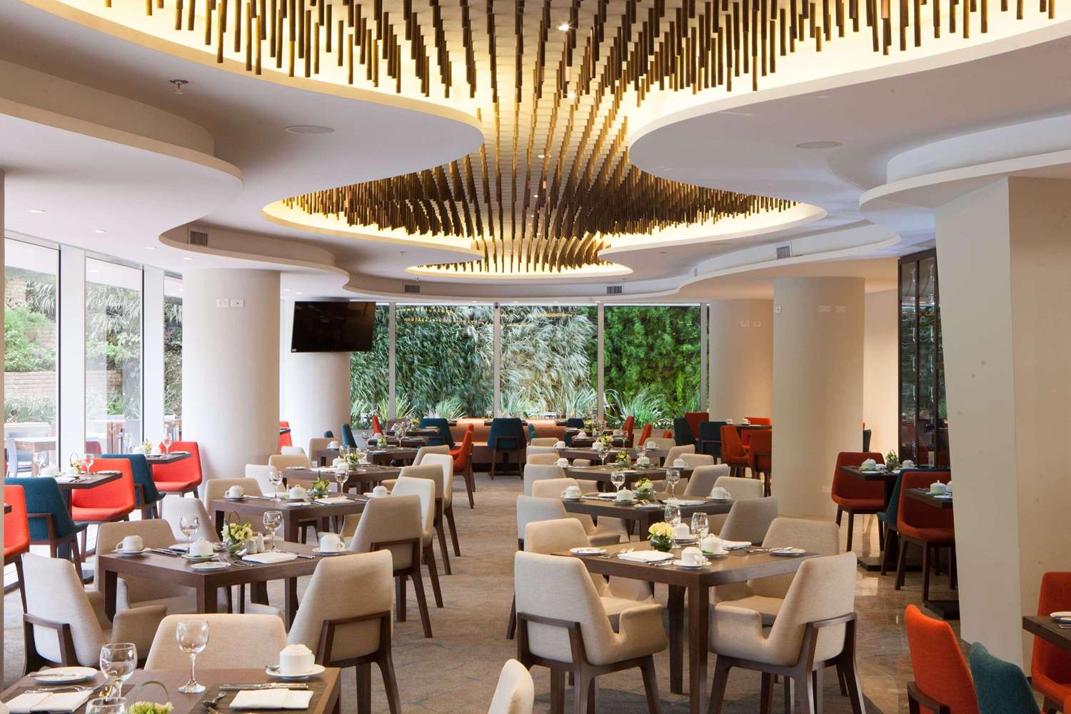 Radisson Hotel Santa Cruz 49/63