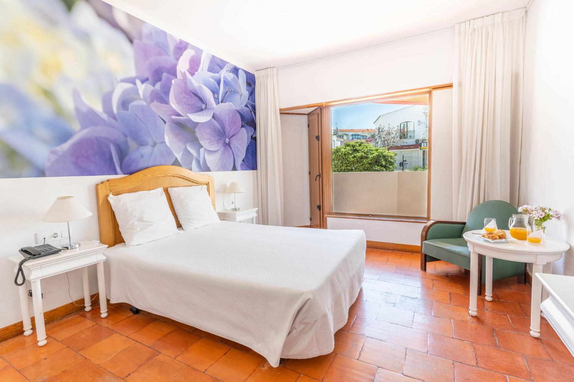 Room, City View