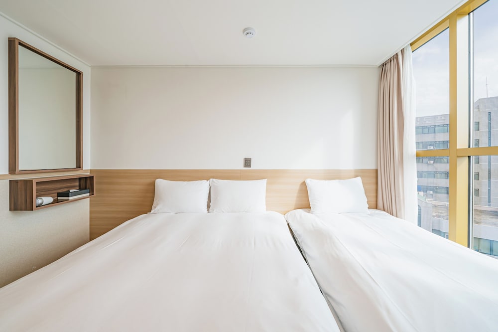 Hotel Kenny Seogwipo 12/66