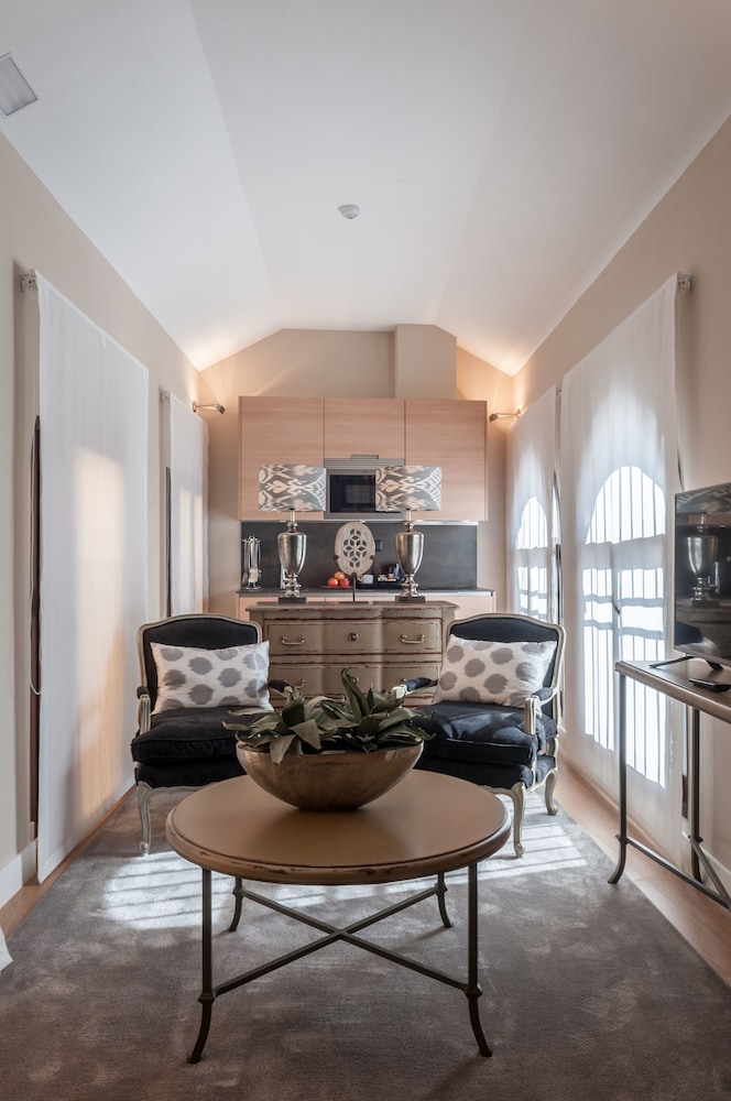 Suites Murillo Segovias 60/82