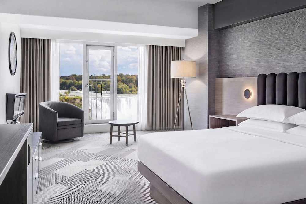 Room, King Bed, Falls View, Balcony، Sheraton Fallsview Hotel 3/5