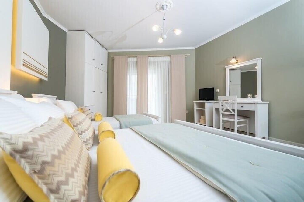 Arkadia Luxury Hotel Apartments 14/50