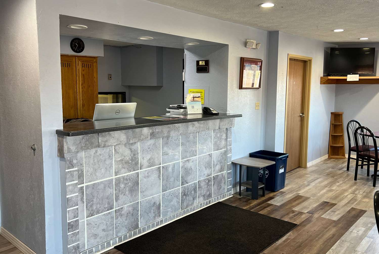 Super 8 By Wyndham Altoona 3/15