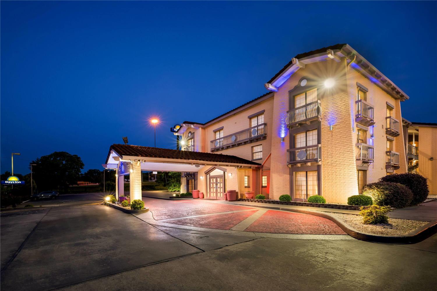 Days Inn By Wyndham Birmingham/West 30/32