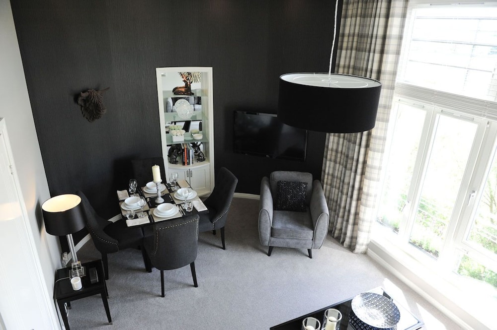 Stirling Luxury Apartments 24/30