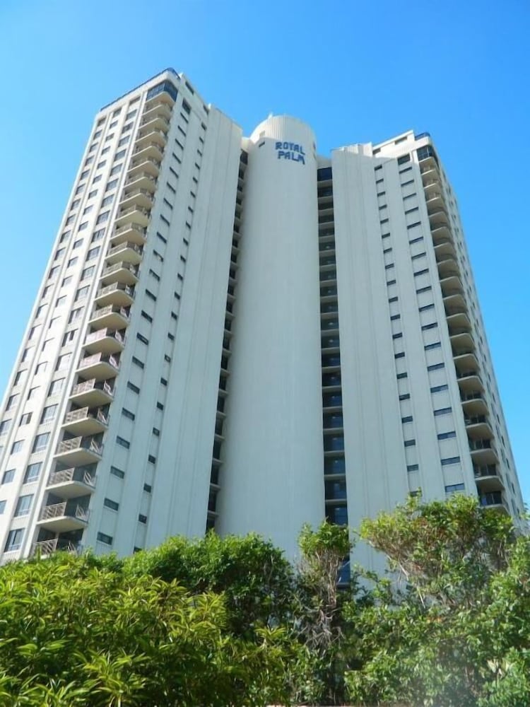 ROYAL PALM RESORT 2/80