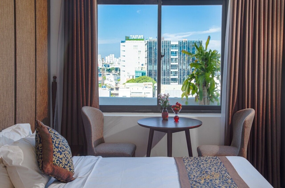 Dong Duong Hotel & Suites 21/50