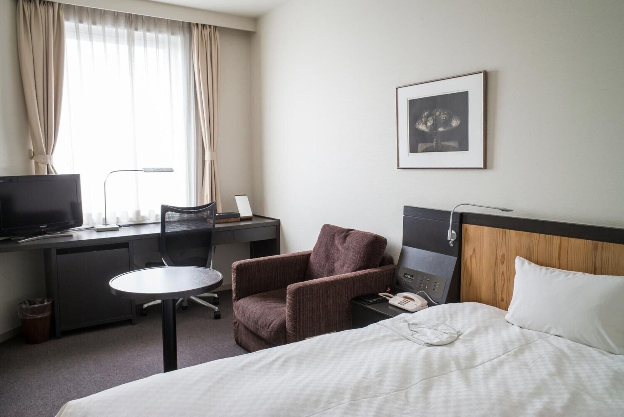 SEMI ROOM, DELUXE, SEMI DOUBLE BED
