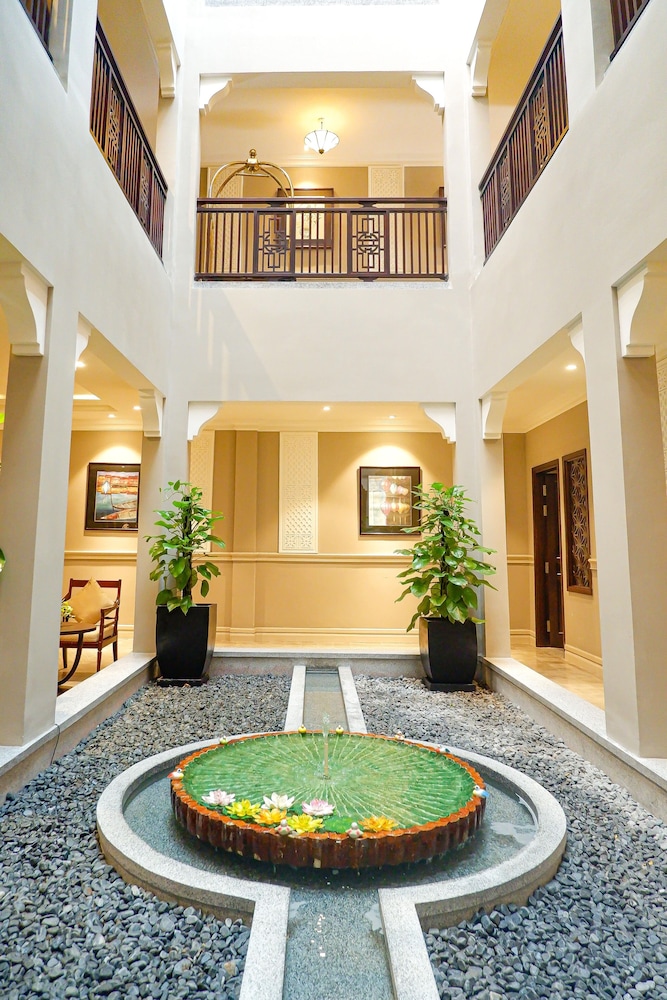 swimming pool spa