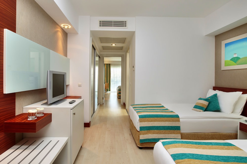 Sunis Evren Beach Resort Hotel and Spa 22/66