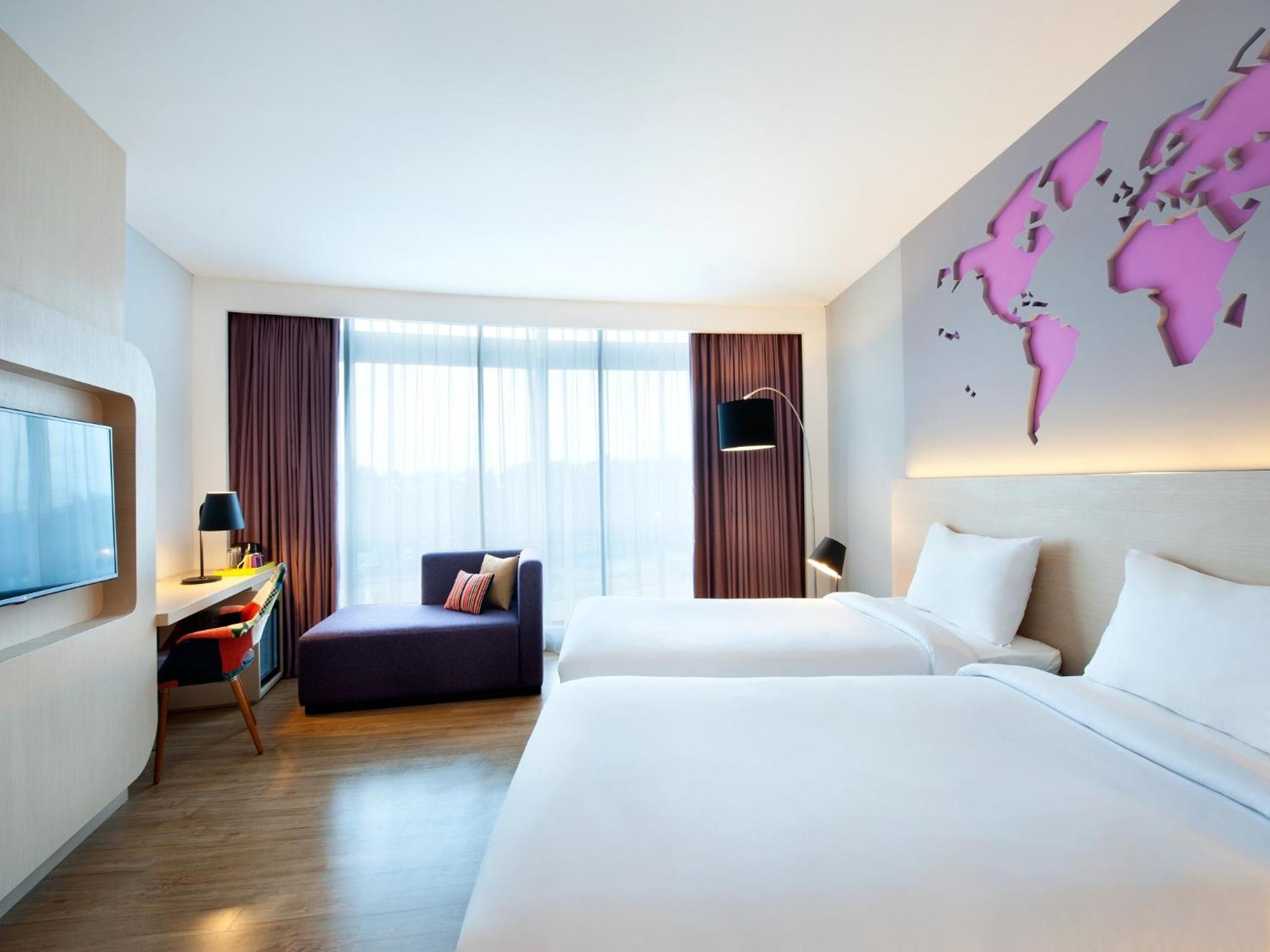 Deluxe, Queen Bed