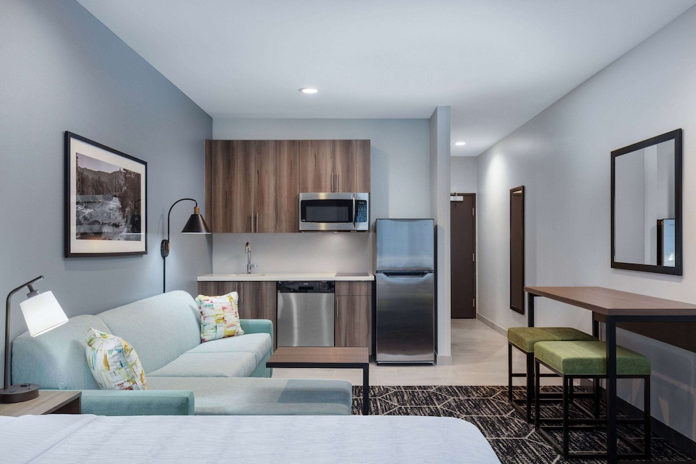 La Quinta Inn and Suites by Wyndham Centralia 32/50