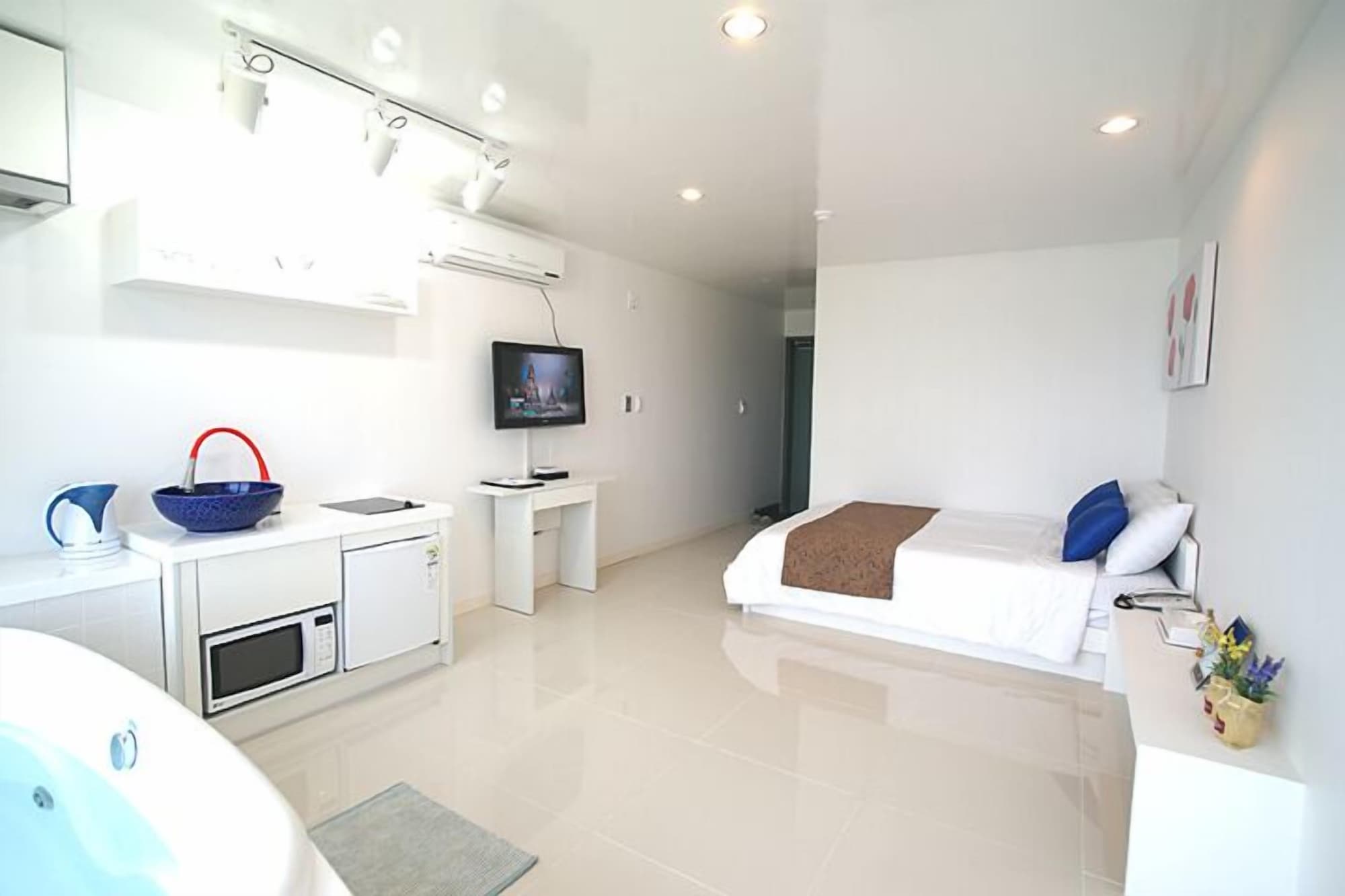 ROOM, OCEAN VIEW, JETTED TUB